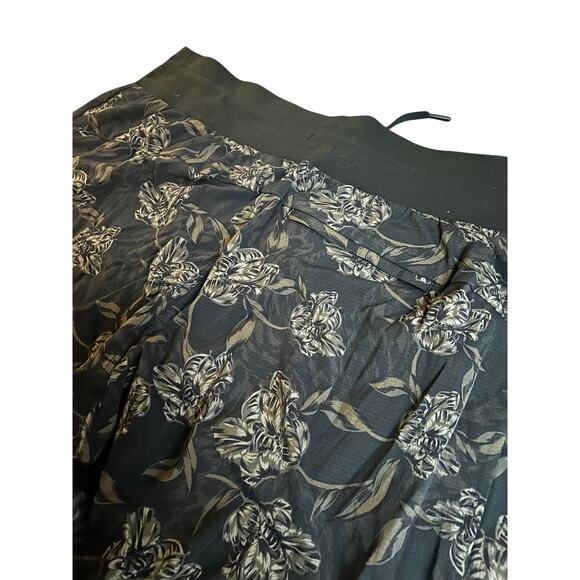 Athleta Trekkie North Joggers Floral Print Pants Black Green Size 18 - Picture 6 of 6